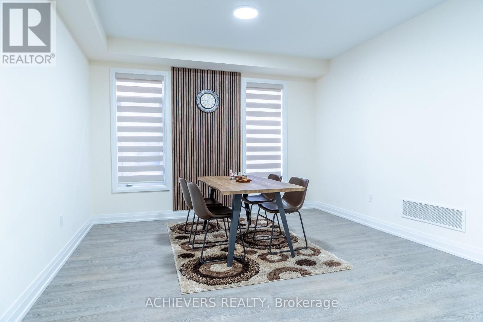 47 Daffodil Road, Springwater, ON - Indoor Photo Showing Dining Room