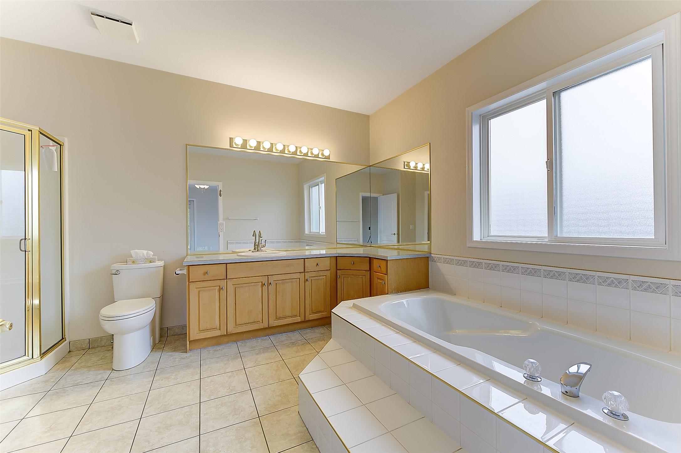 3244 Deer Ridge Court, West Kelowna, BC - Indoor Photo Showing Bathroom