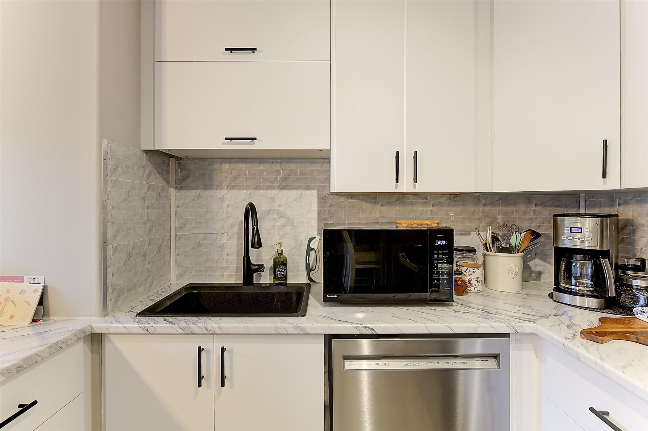 3244 Deer Ridge Court, West Kelowna, BC - Indoor Photo Showing Kitchen