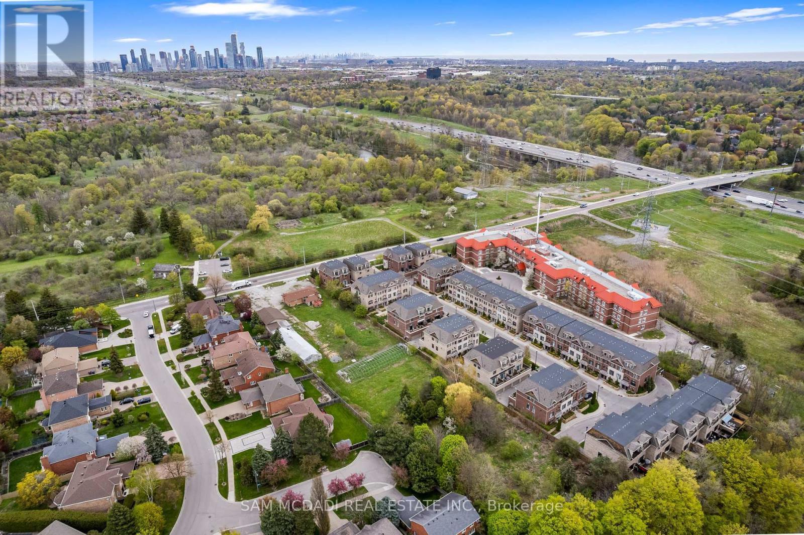 4410 Mississauga Road, Mississauga, ON - Outdoor With View
