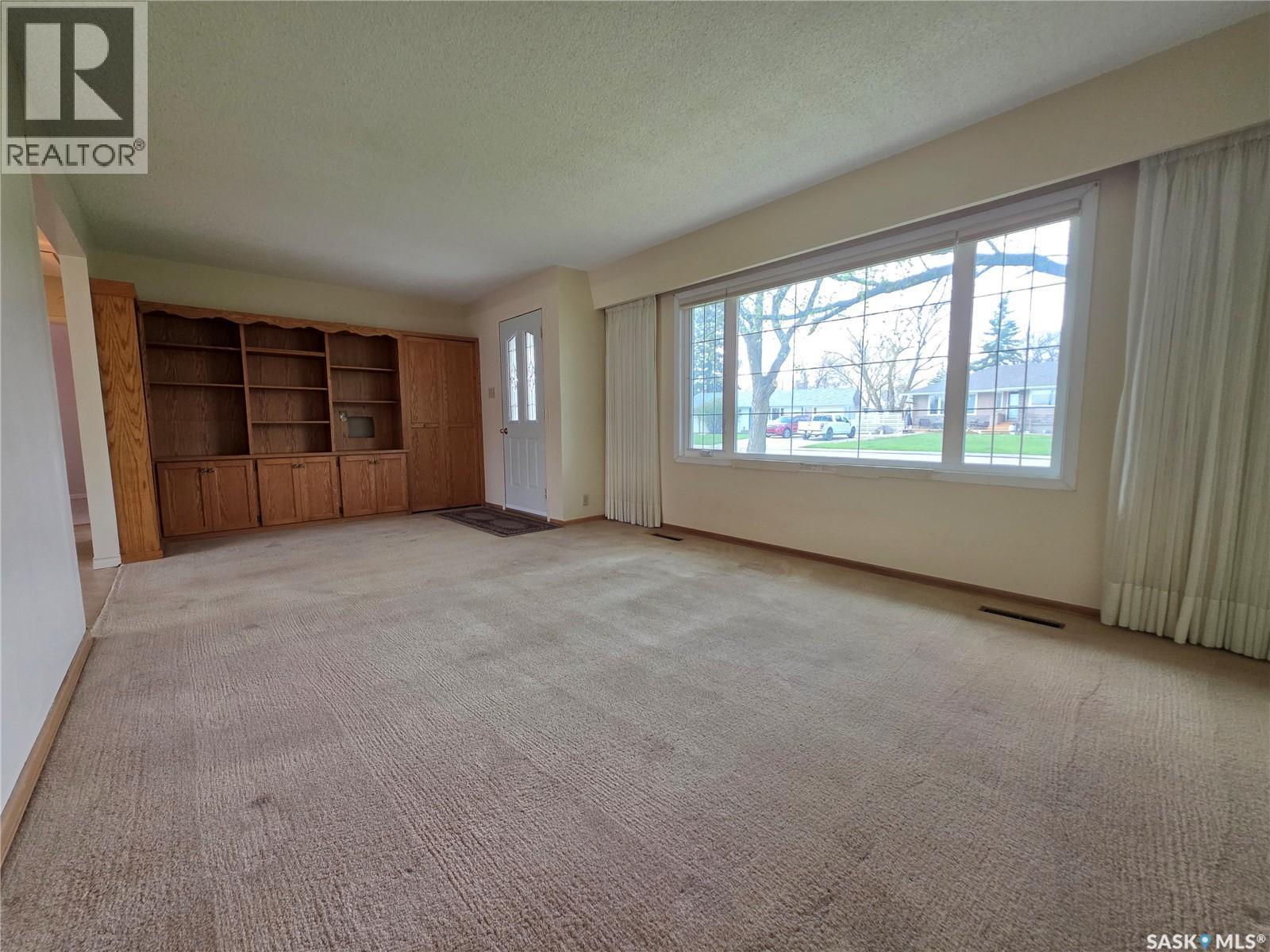 1446 Taylor Drive, Swift Current, SK - Indoor Photo Showing Other Room
