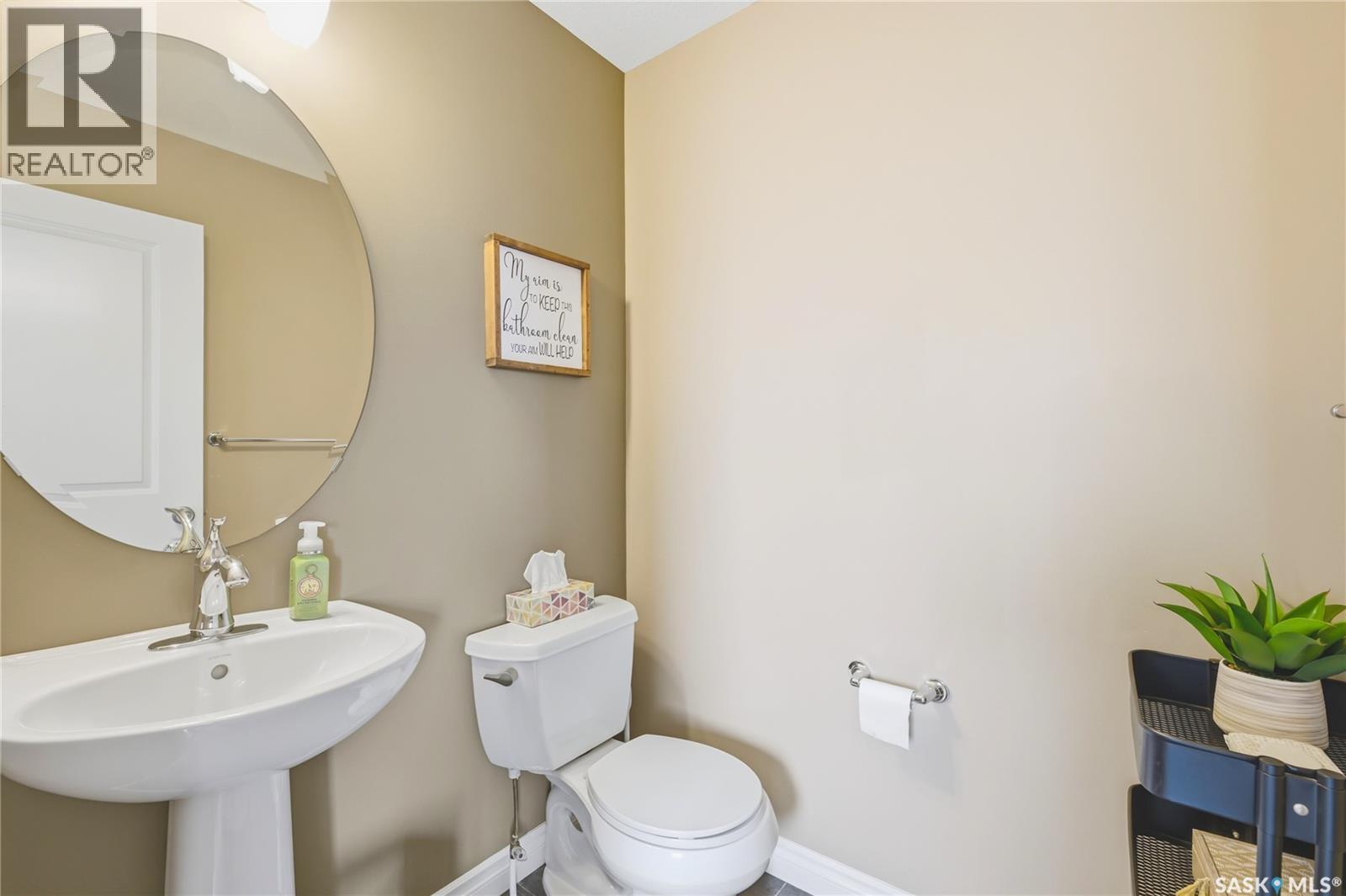 386 Levalley Cove, Saskatoon, SK - Indoor Photo Showing Bathroom