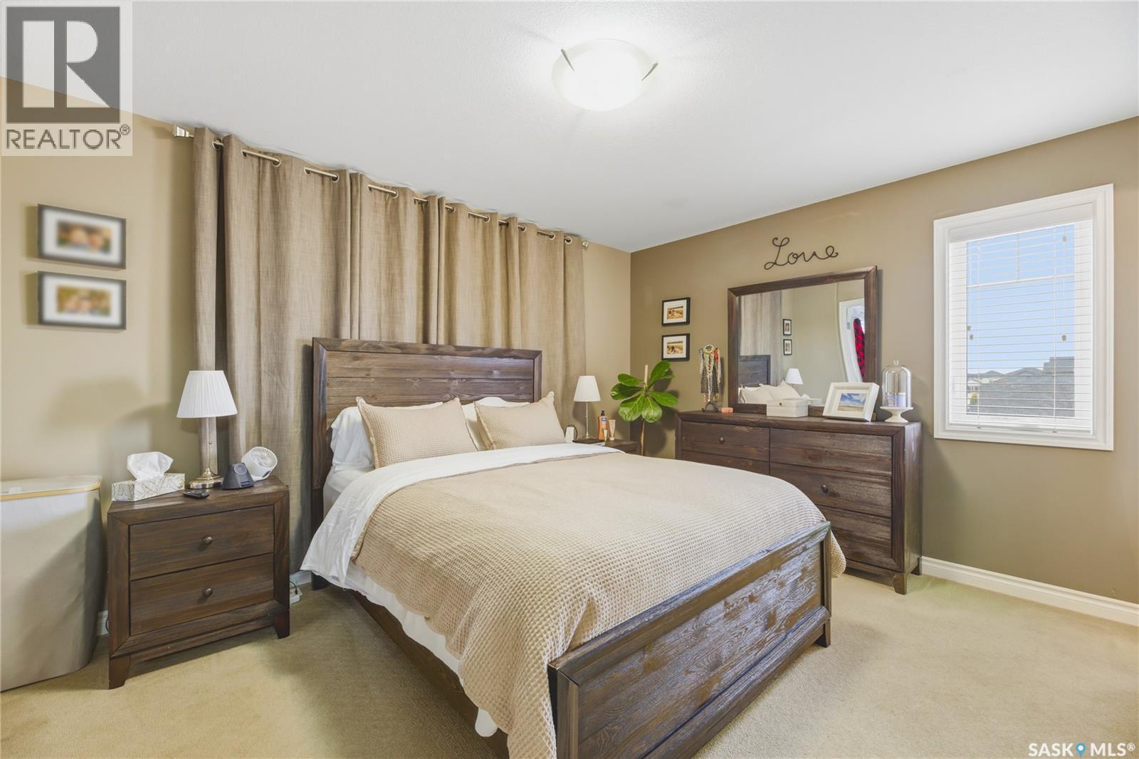 386 Levalley Cove, Saskatoon, SK - Indoor Photo Showing Bedroom