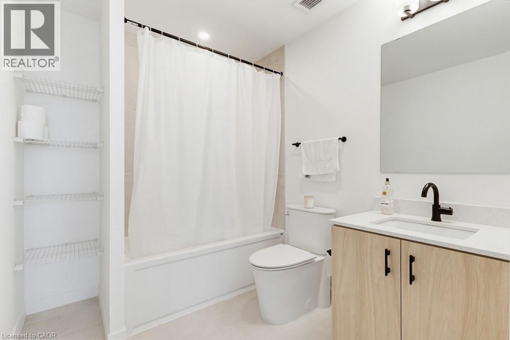 4878 Powers Common Unit# 123, Burlington, ON - Indoor Photo Showing Bathroom