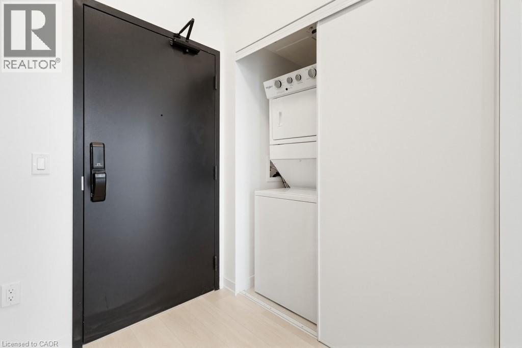 4878 Powers Common Unit# 123, Burlington, ON - Indoor Photo Showing Laundry Room