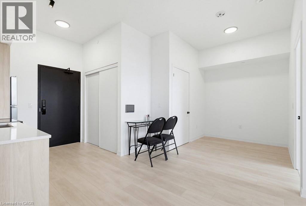 4878 Powers Common Unit# 123, Burlington, ON - Indoor Photo Showing Other Room