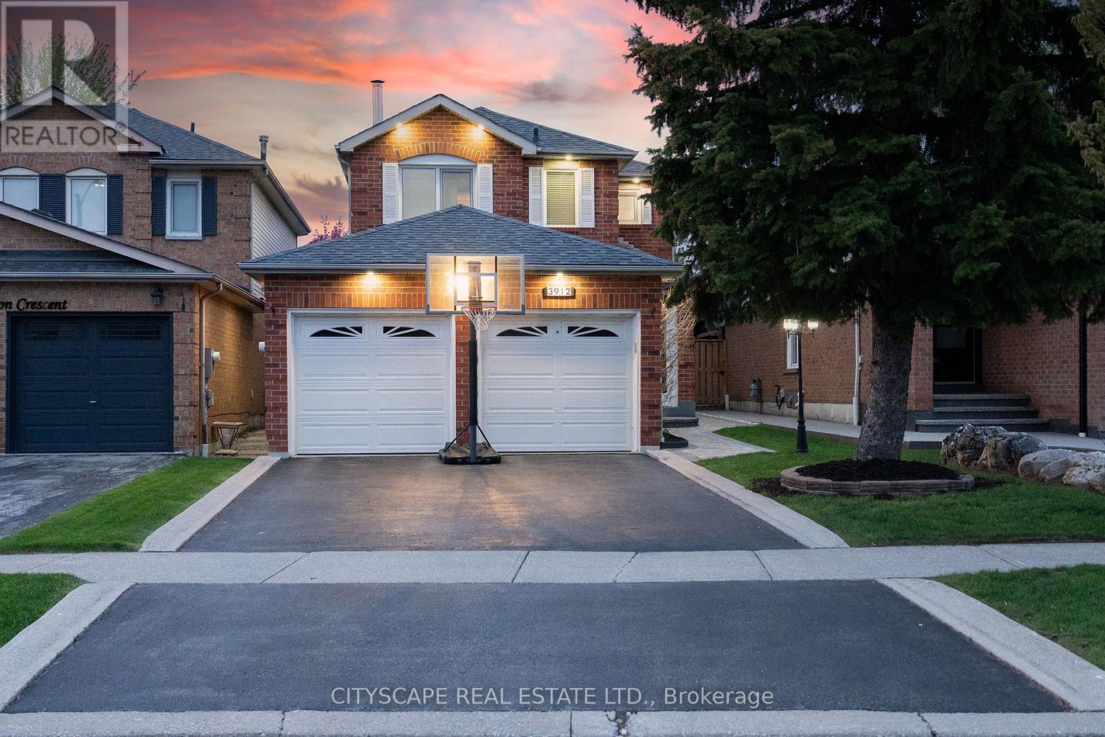 3912 Rushton Crescent, Mississauga, ON - Outdoor With Facade