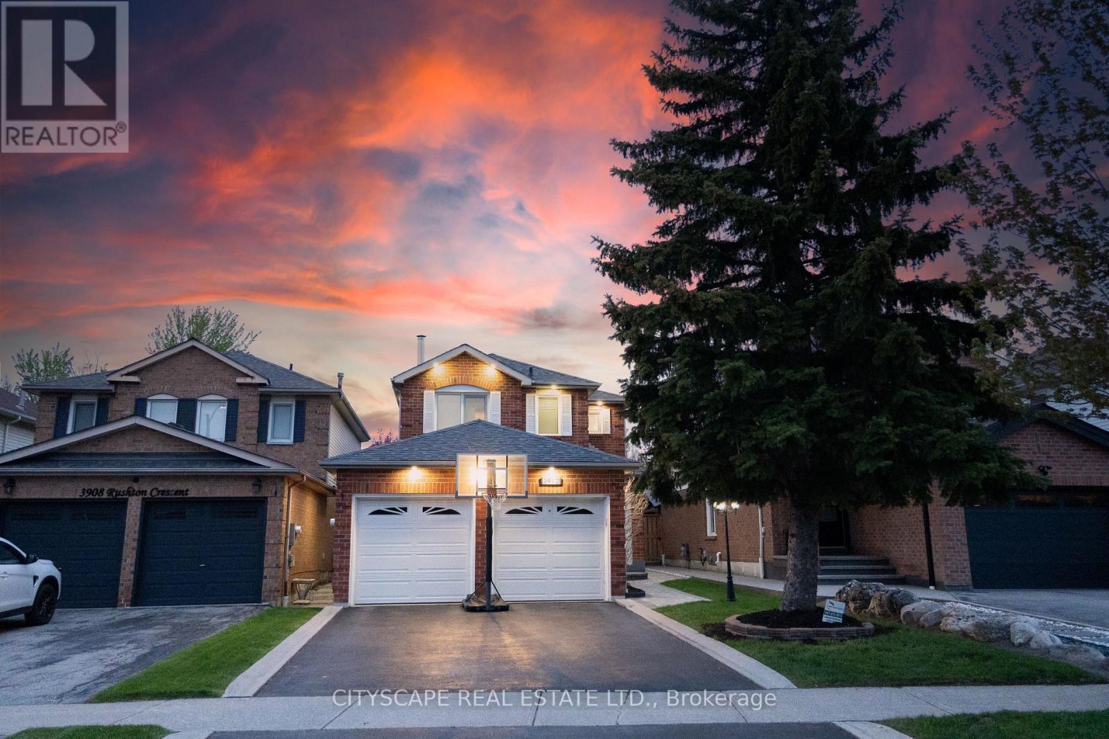 3912 Rushton Crescent, Mississauga, ON - Outdoor With Facade