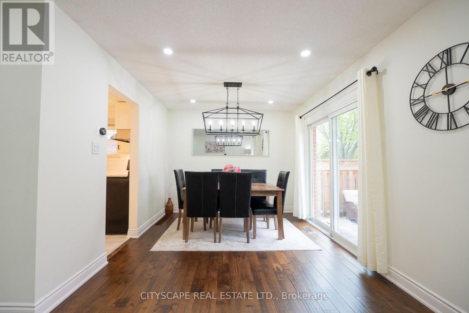 3912 Rushton Crescent, Mississauga, ON - Indoor Photo Showing Dining Room