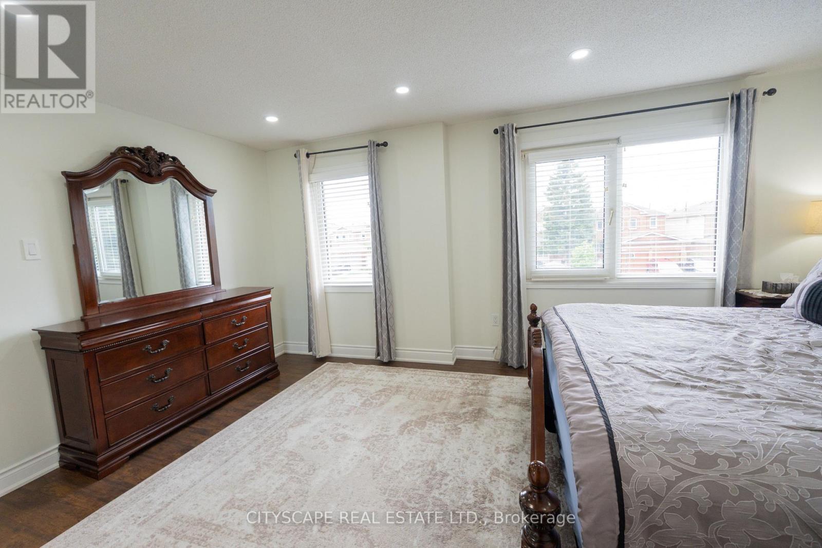 3912 Rushton Crescent, Mississauga, ON - Indoor Photo Showing Bedroom