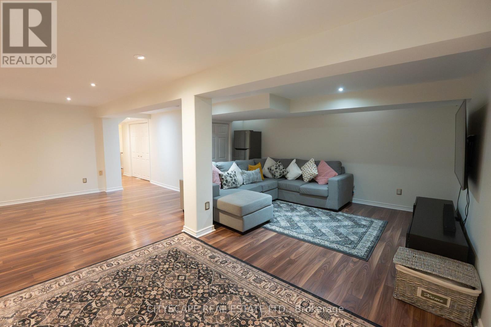 3912 Rushton Crescent, Mississauga, ON - Indoor Photo Showing Living Room