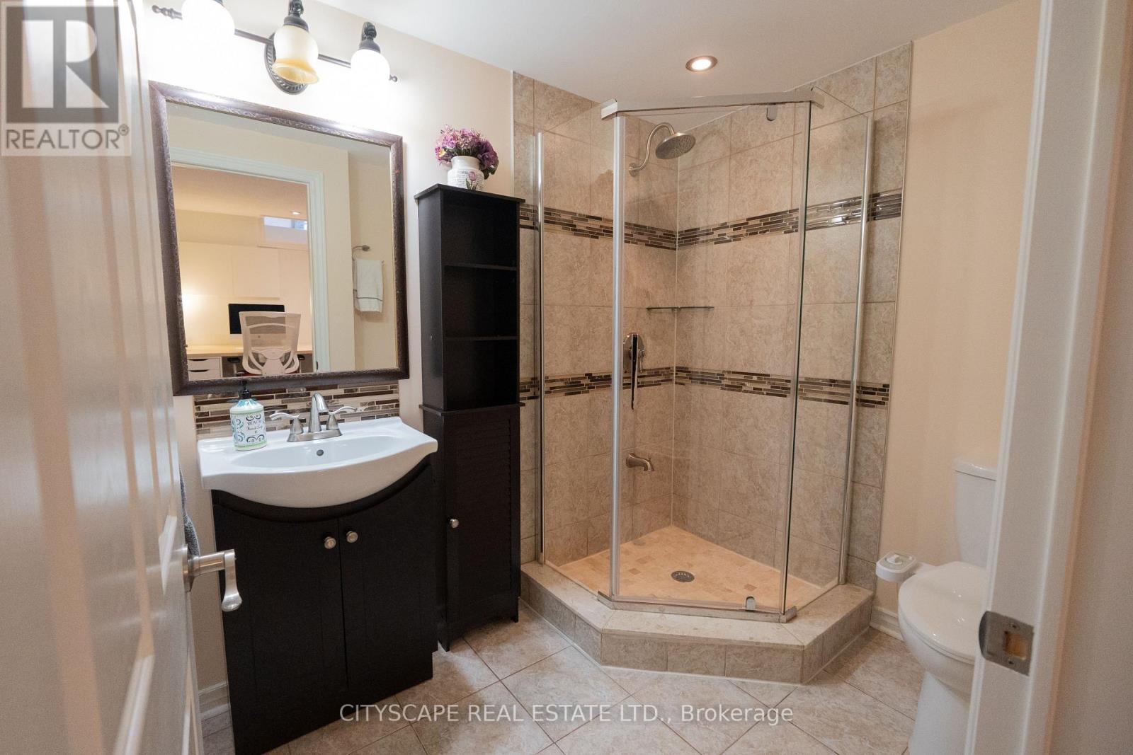 3912 Rushton Crescent, Mississauga, ON - Indoor Photo Showing Bathroom