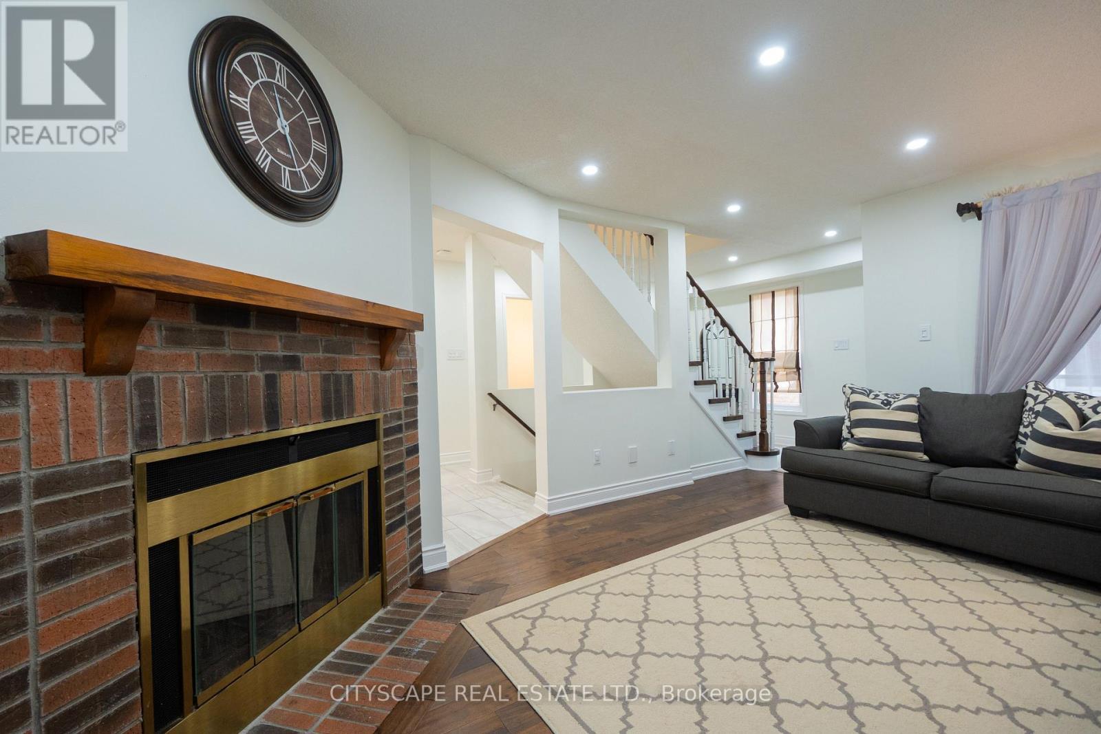 3912 Rushton Crescent, Mississauga, ON - Indoor With Fireplace
