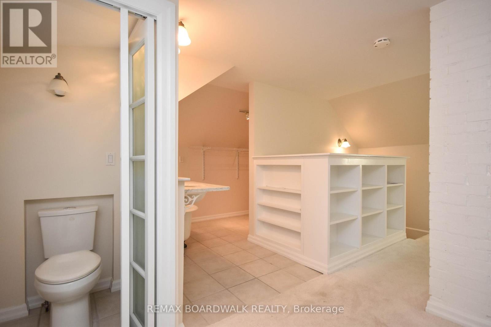 11 Kippewa Drive, Ottawa, ON - Indoor Photo Showing Bathroom