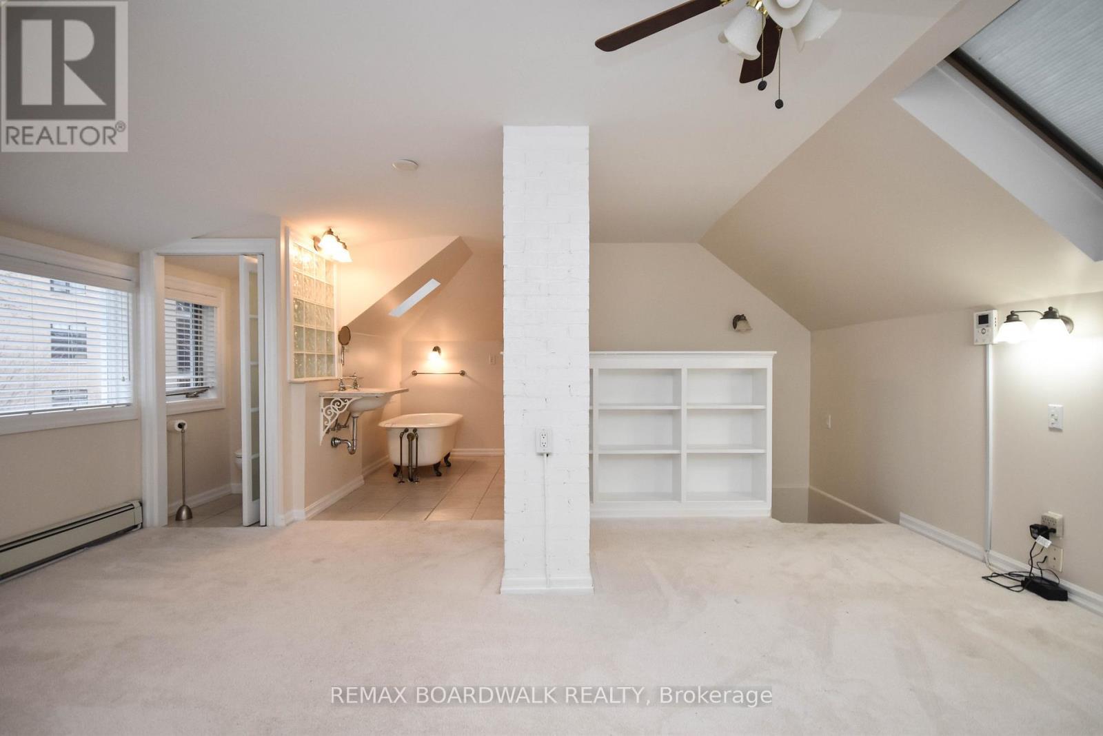 11 Kippewa Drive, Ottawa, ON - Indoor Photo Showing Other Room