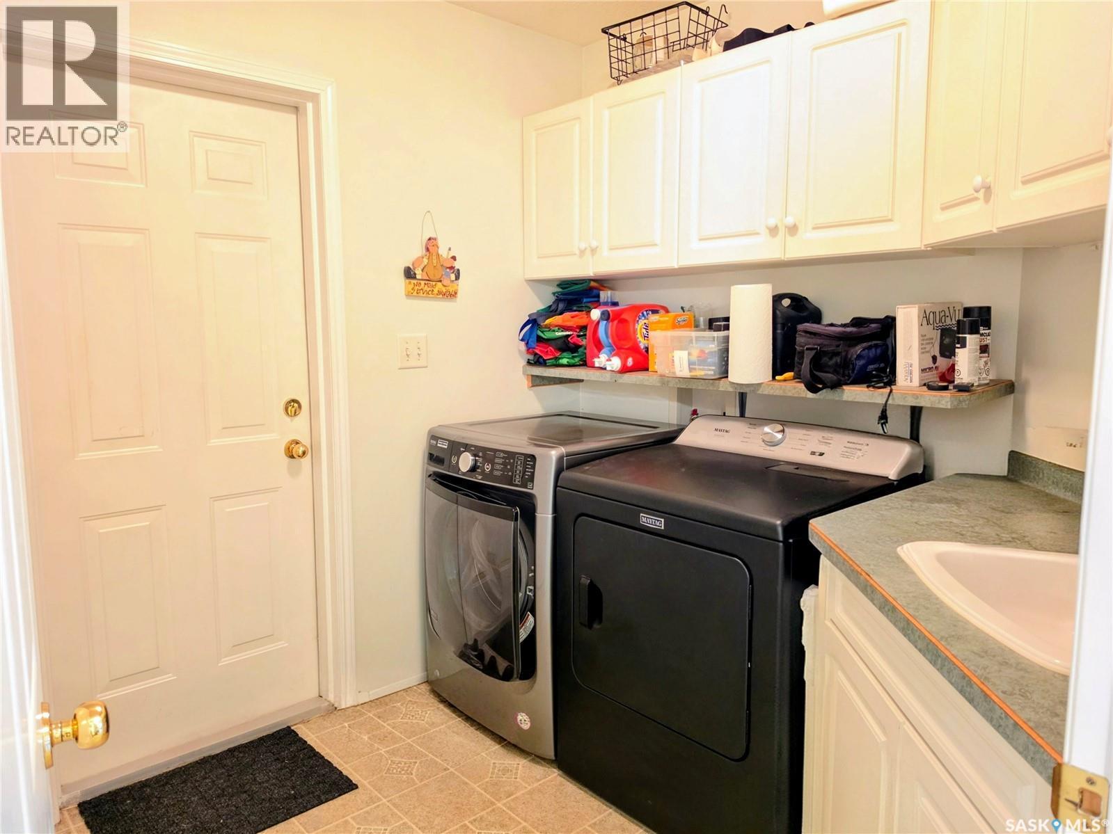 1306 4Th Street, Humboldt, SK - Indoor Photo Showing Laundry Room