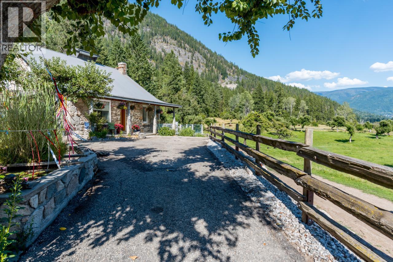 6302 Marsden Road, Nelson, BC - Outdoor With View