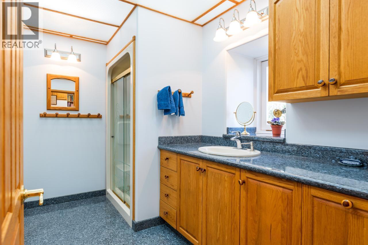 6302 Marsden Road, Nelson, BC - Indoor