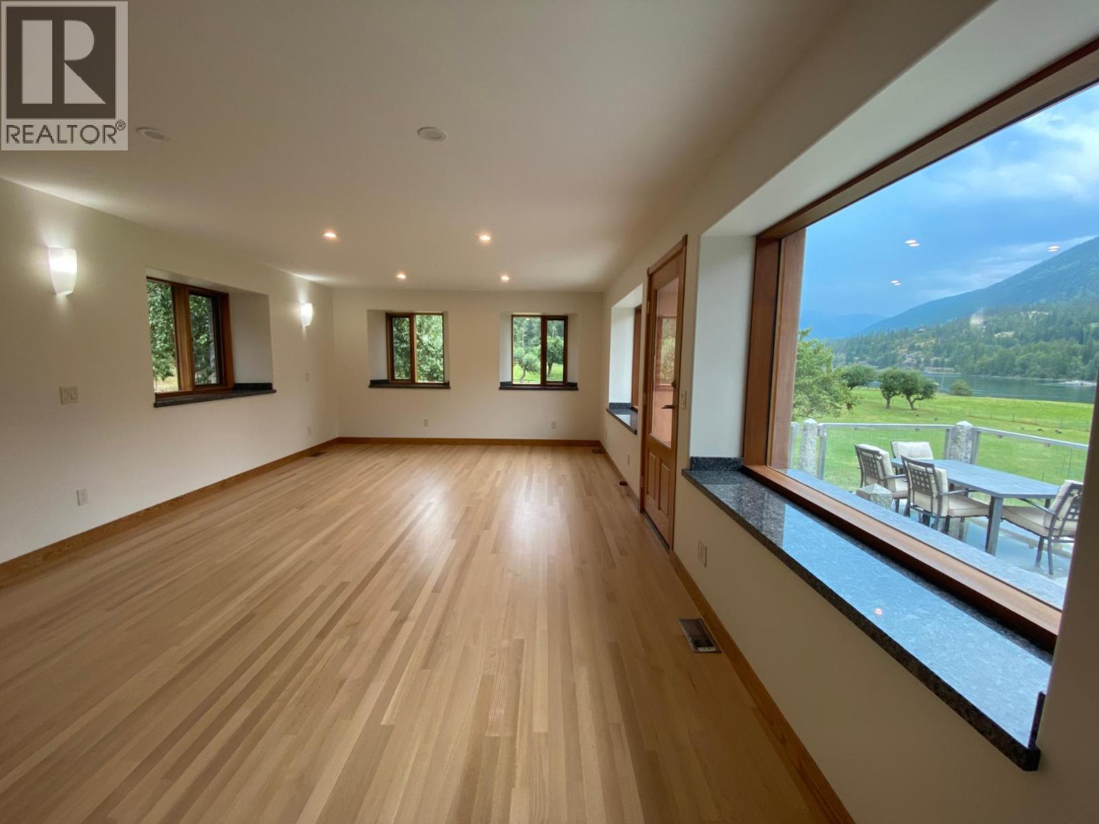 6302 Marsden Road, Nelson, BC - Indoor Photo Showing Other Room