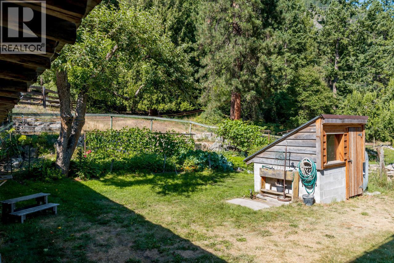 6302 Marsden Road, Nelson, BC - Outdoor
