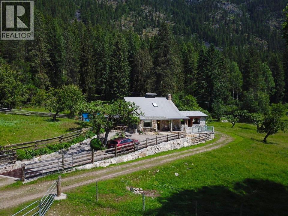 6302 Marsden Road, Nelson, BC - Outdoor With Deck Patio Veranda