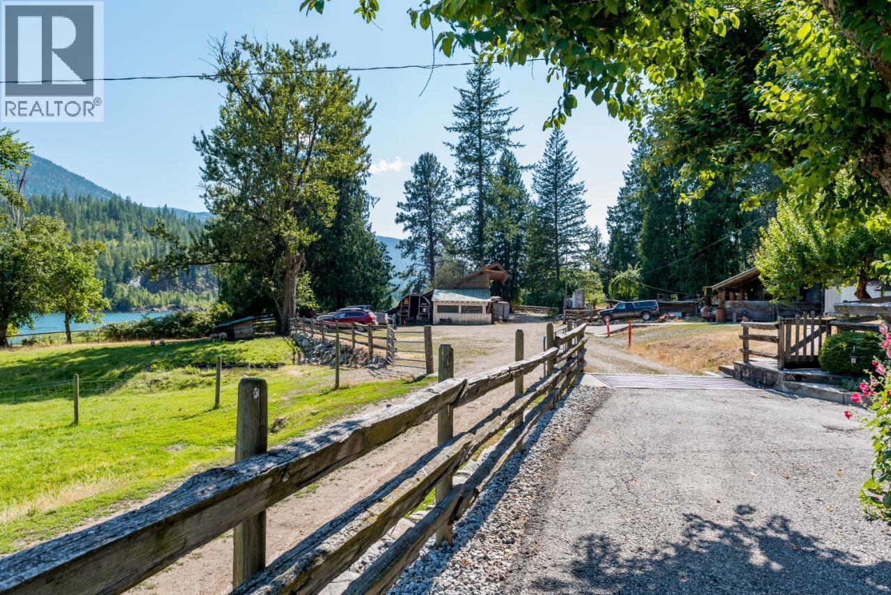6302 Marsden Road, Nelson, BC - Outdoor