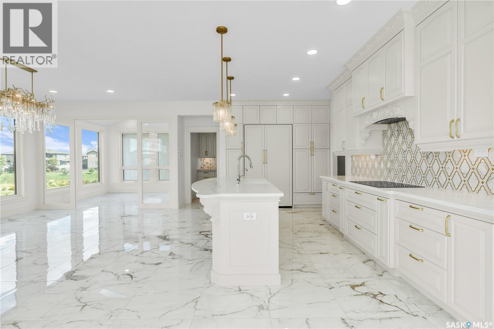 4204 Elderberry Crescent E, Regina, SK - Indoor Photo Showing Kitchen