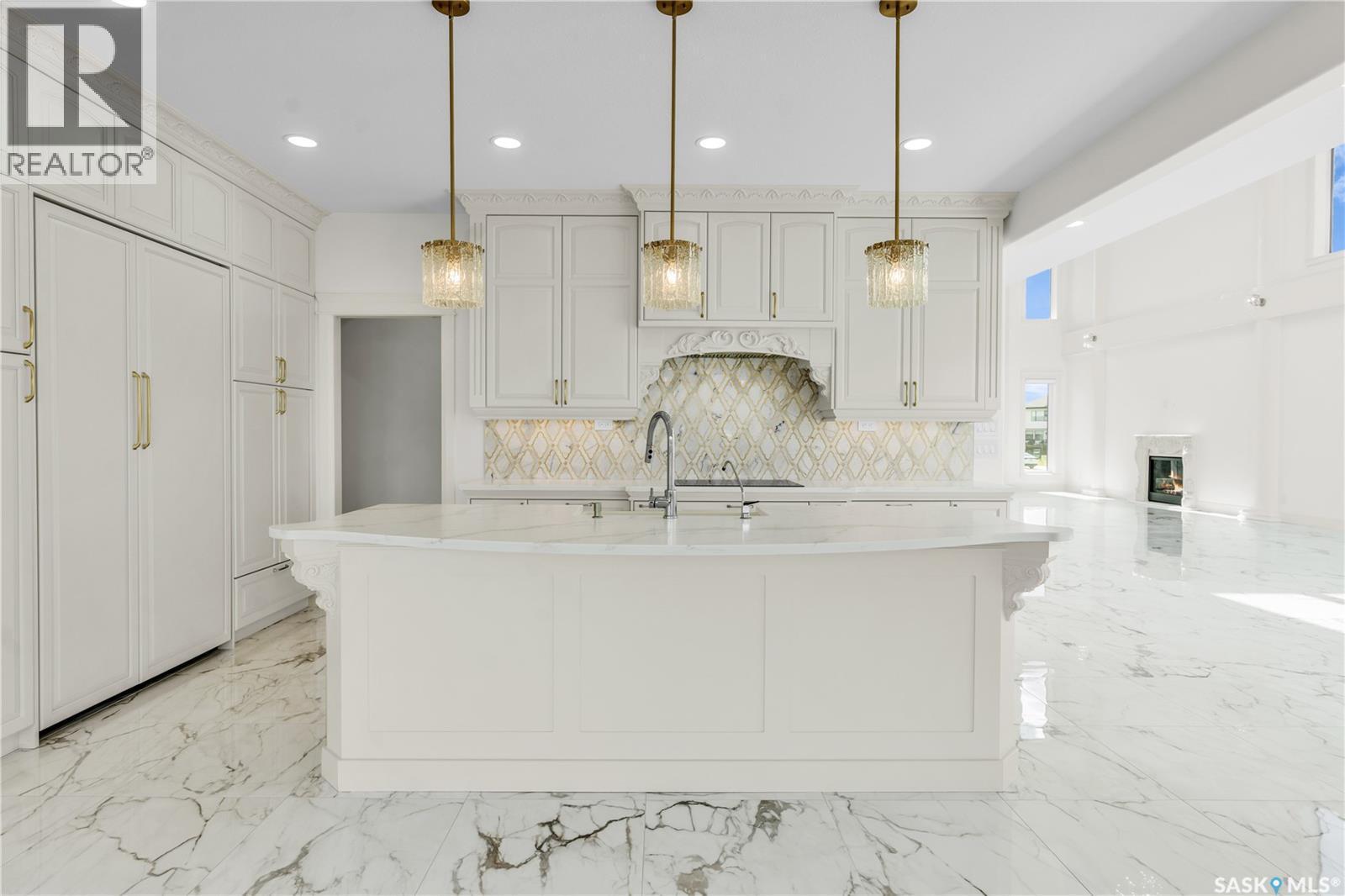 4204 Elderberry Crescent E, Regina, SK - Indoor Photo Showing Kitchen