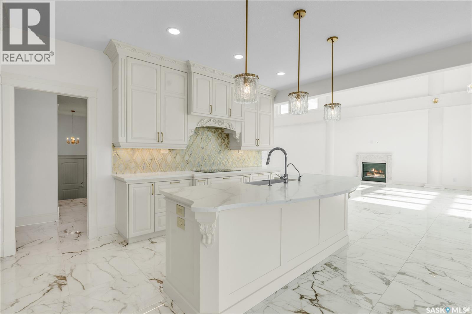 4204 Elderberry Crescent E, Regina, SK - Indoor Photo Showing Kitchen With Upgraded Kitchen