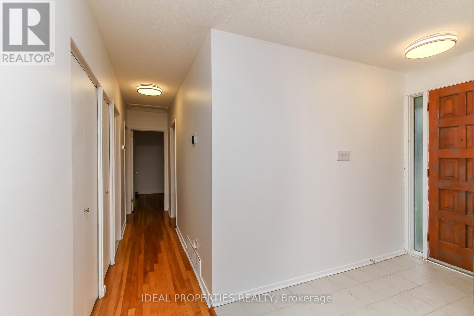 Hallway - 2699 Stone Crescent, Ottawa, ON - Indoor Photo Showing Other Room