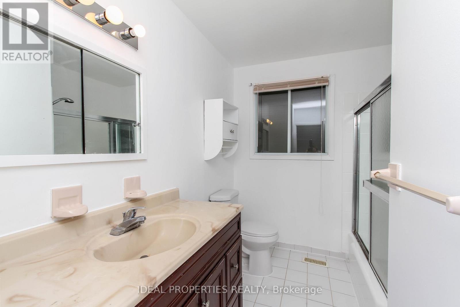 Bathroom - 2699 Stone Crescent, Ottawa, ON - Indoor Photo Showing Bathroom