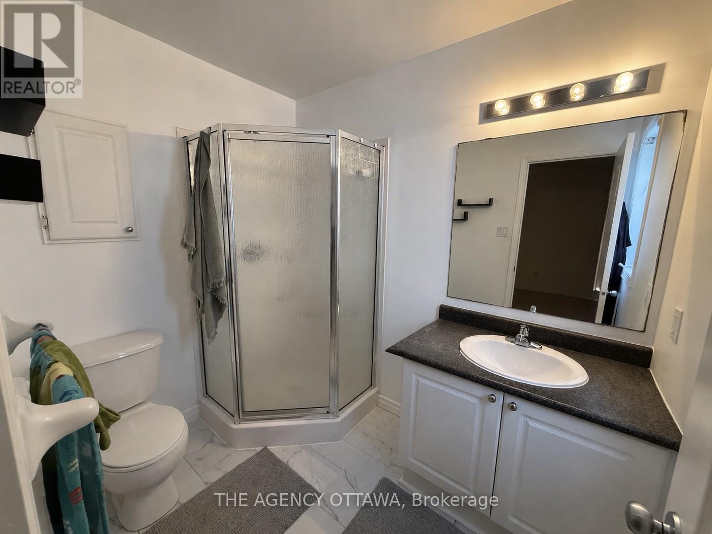 En-Suite - 222 Freedom Private, Ottawa, ON - Indoor Photo Showing Bathroom