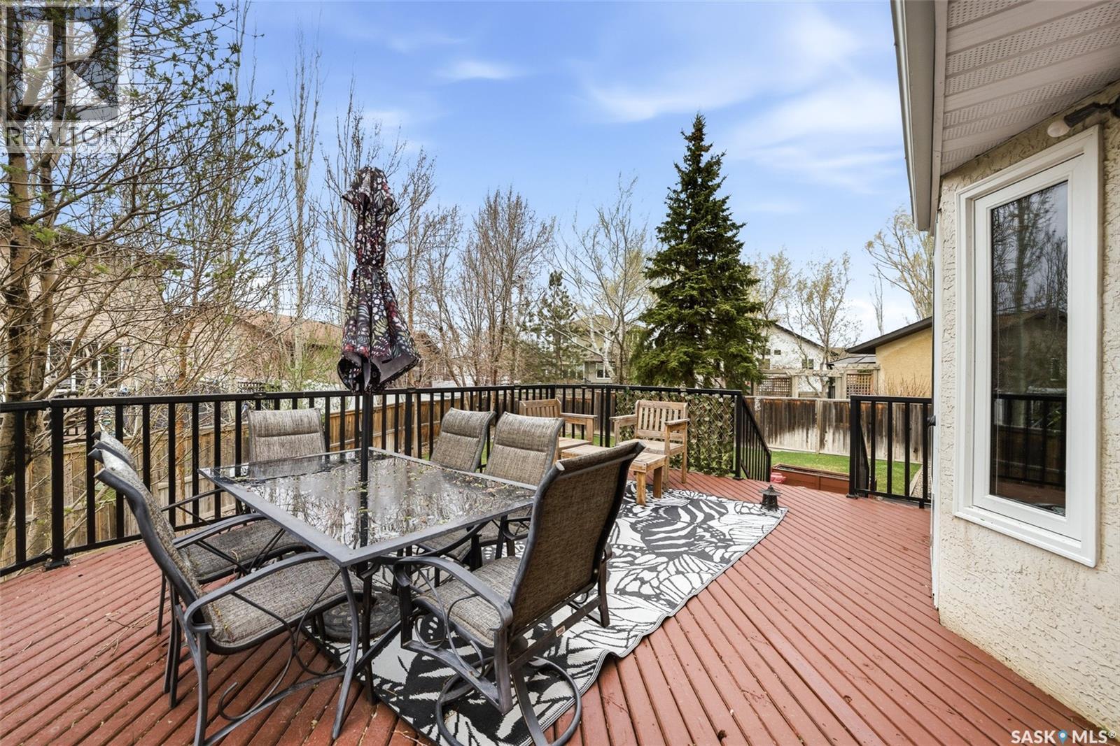 6962 Maple Brook Crescent, Regina, SK - Outdoor With Exterior