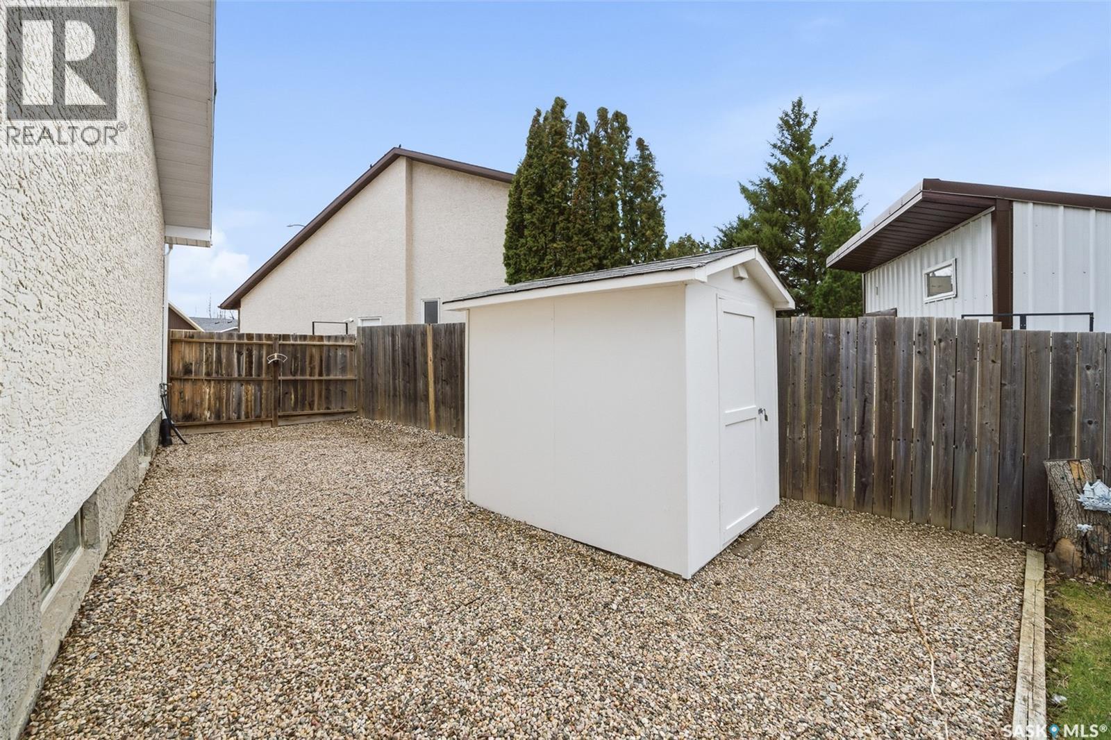 6962 Maple Brook Crescent, Regina, SK - Outdoor With Exterior