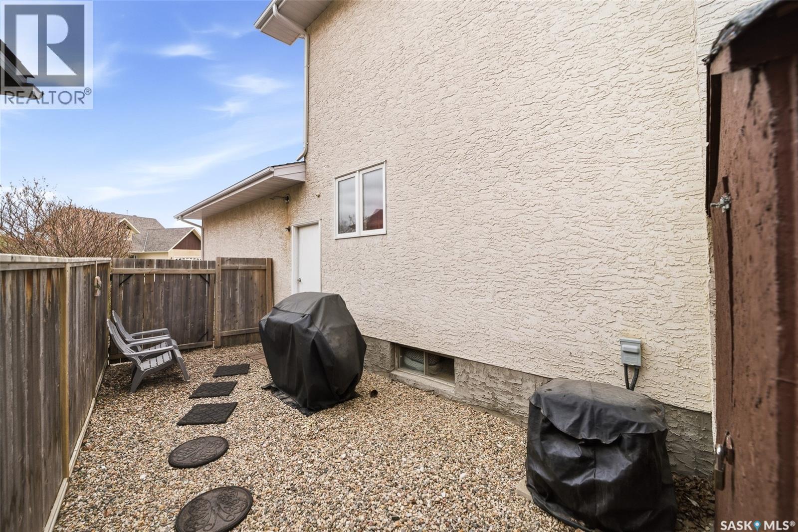 6962 Maple Brook Crescent, Regina, SK - Outdoor With Exterior
