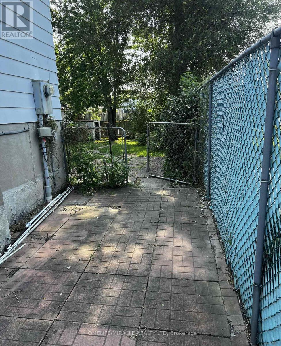 3453 Oakglade Crescent, Mississauga, ON - Outdoor