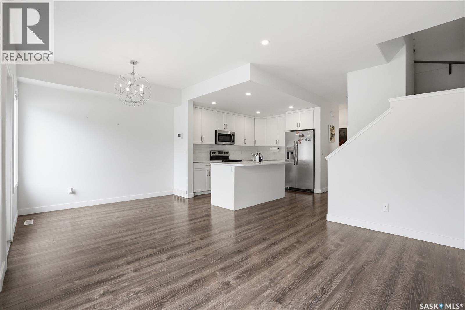 234 Brighton Gate, Saskatoon, SK - Indoor Photo Showing Kitchen