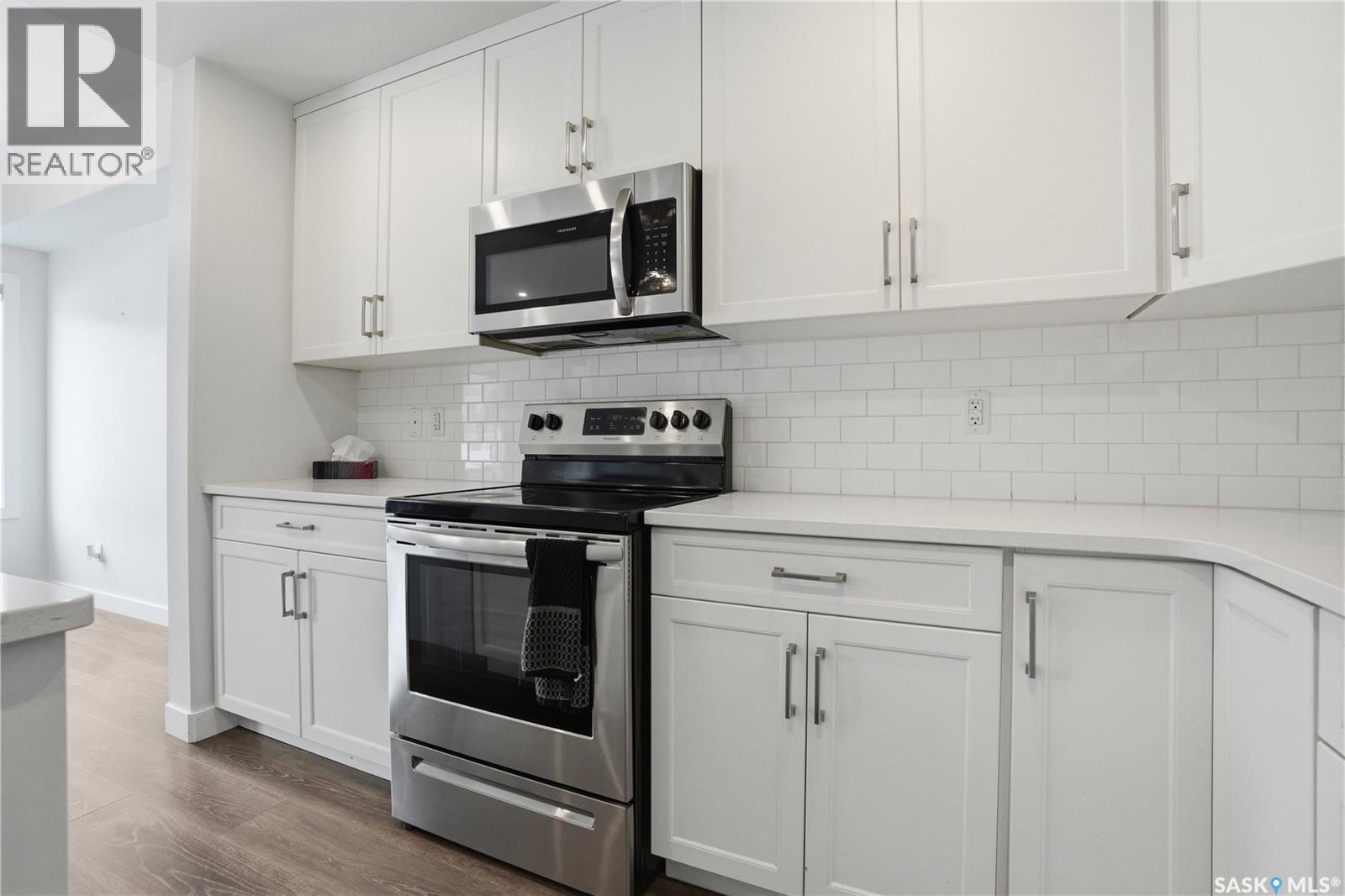 234 Brighton Gate, Saskatoon, SK - Indoor Photo Showing Kitchen