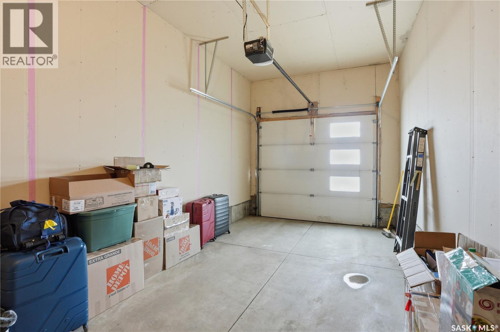 234 Brighton Gate, Saskatoon, SK - Indoor Photo Showing Garage