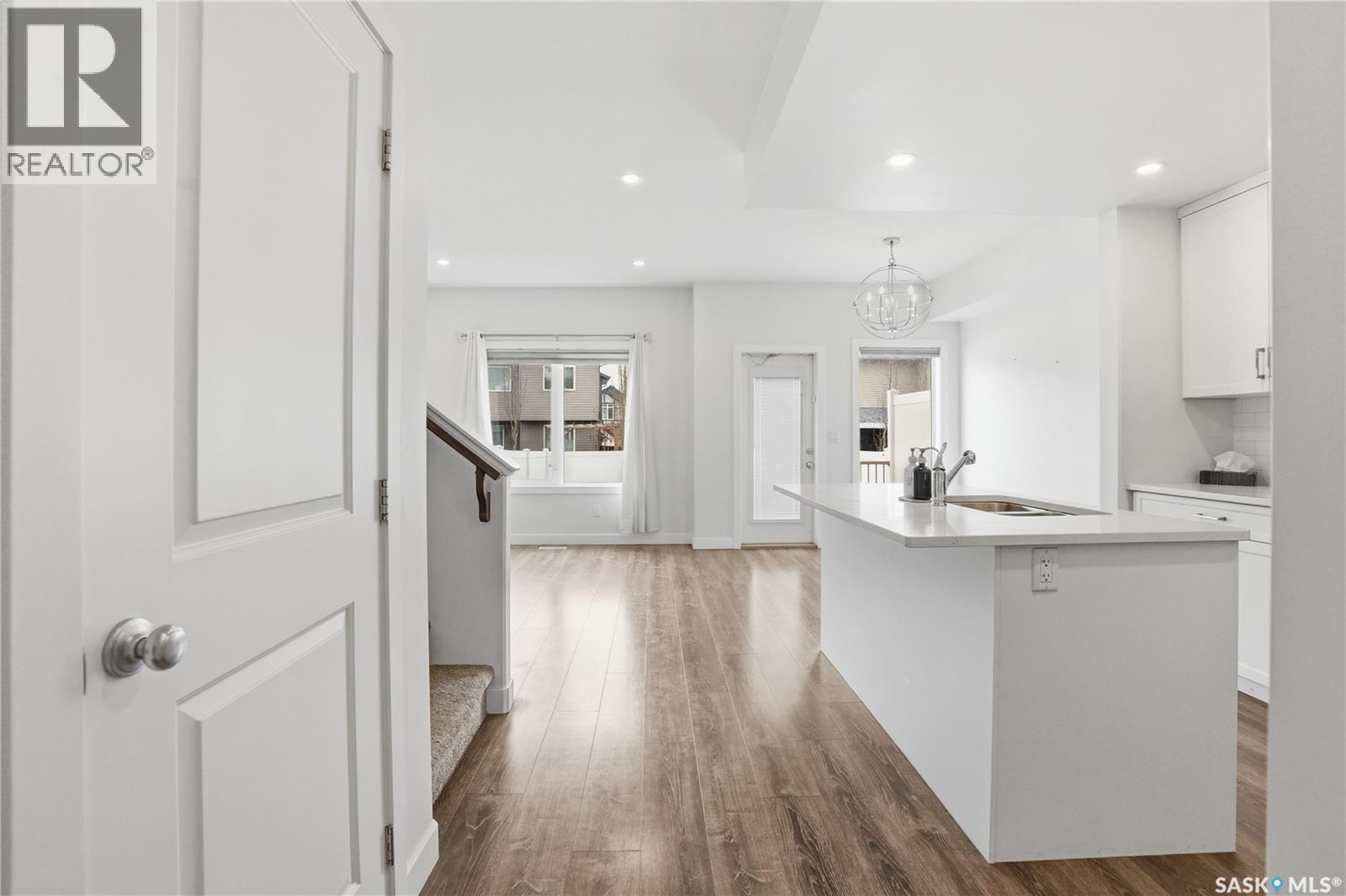 234 Brighton Gate, Saskatoon, SK - Indoor Photo Showing Kitchen