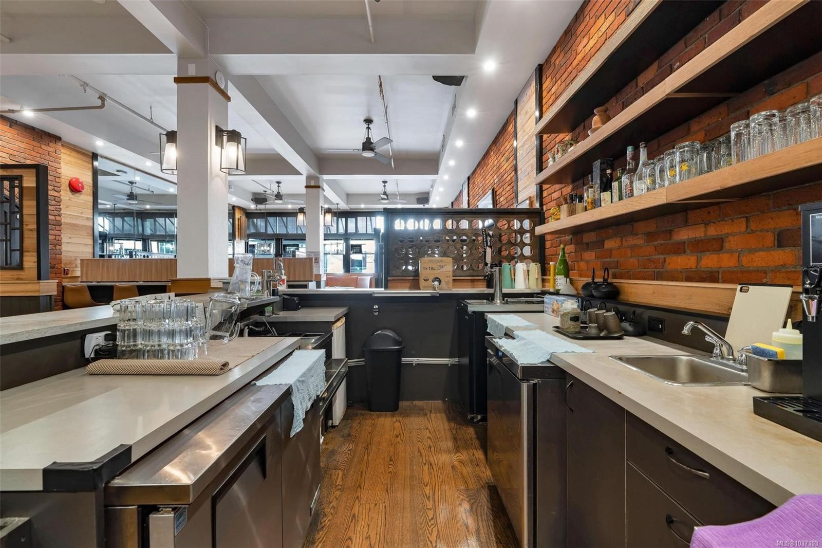 1609 Store St, Victoria, BC