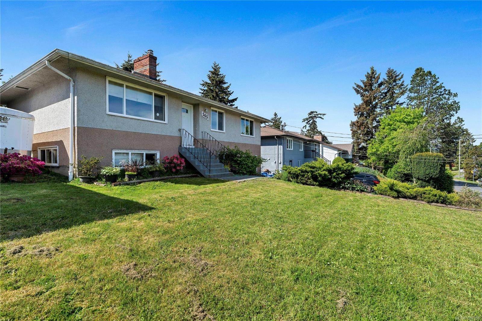 565 Baker St, Saanich, BC