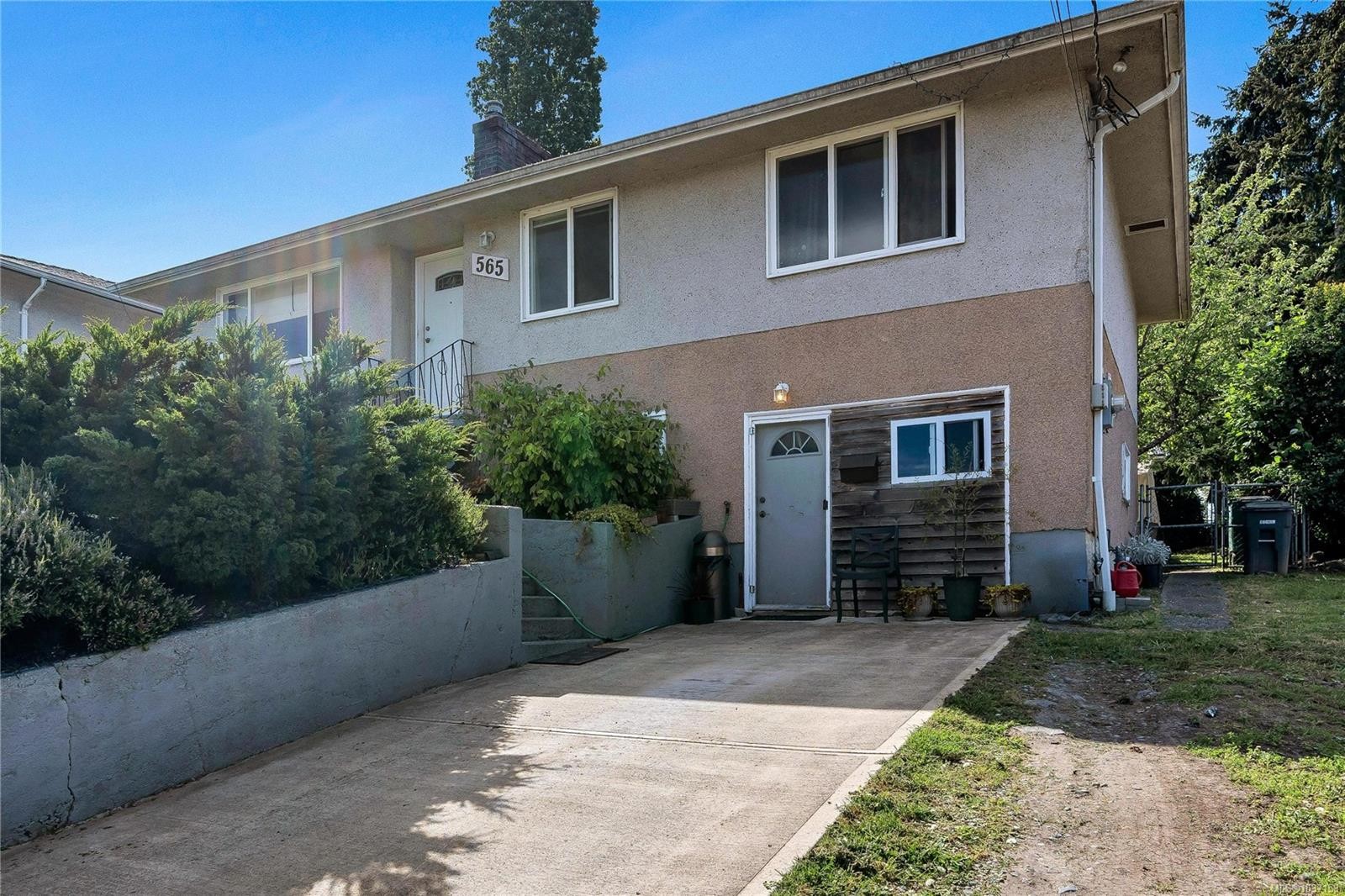 565 Baker St, Saanich, BC
