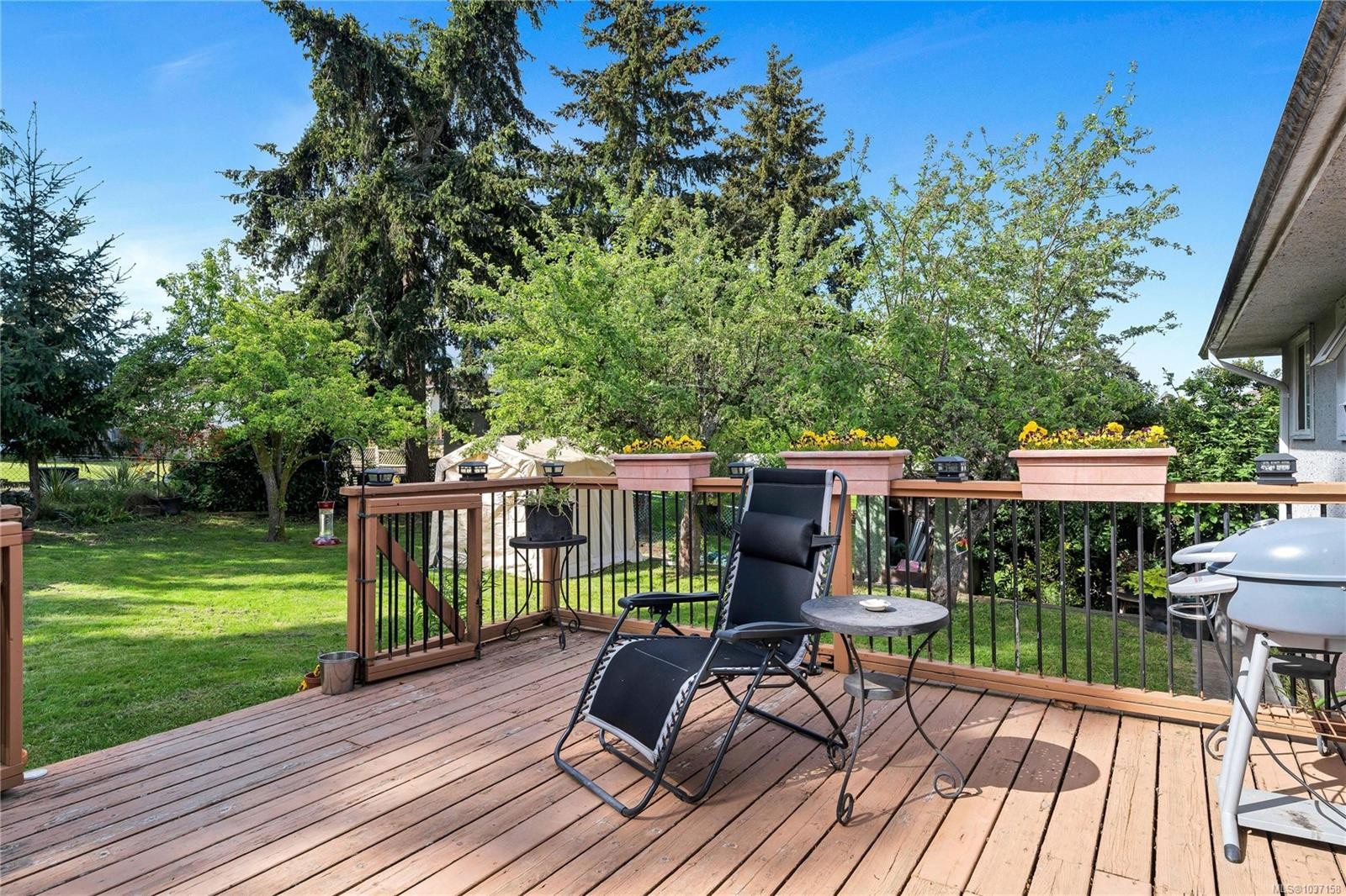 565 Baker St, Saanich, BC
