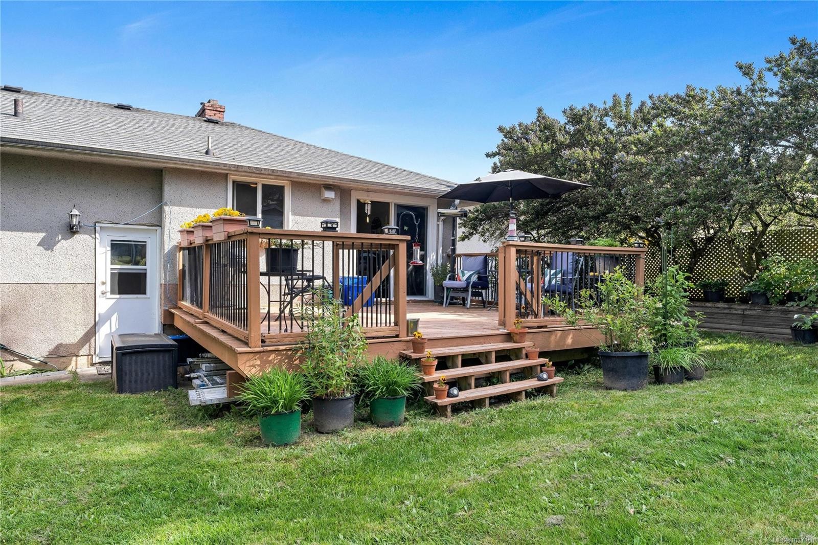 565 Baker St, Saanich, BC