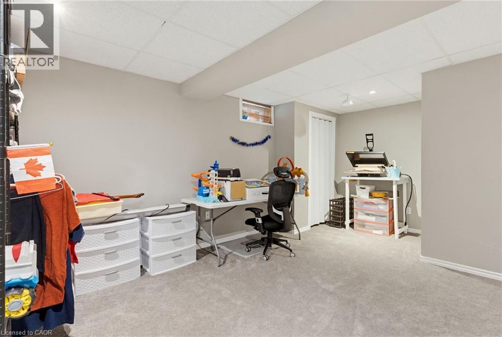 Finished room featuring light gray carpeting and neutral painted walls - 47 Hannah Crescent, Hamilton, ON - Indoor