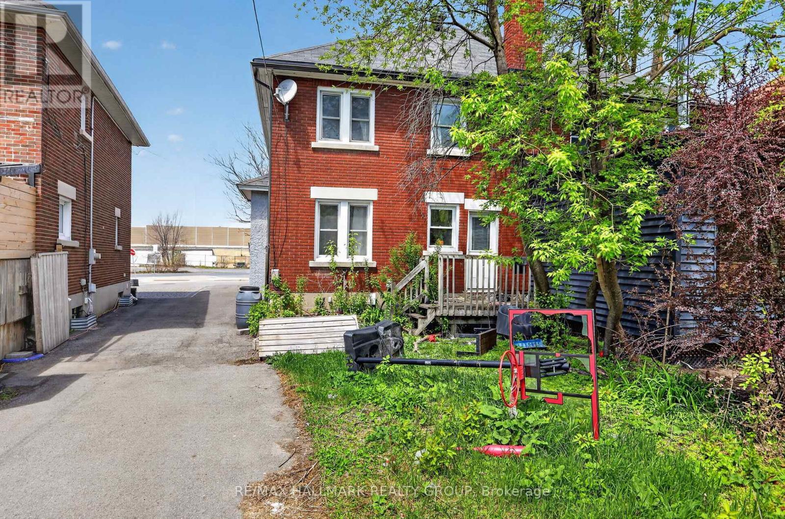 50 Imperial Avenue, Ottawa, ON - Outdoor