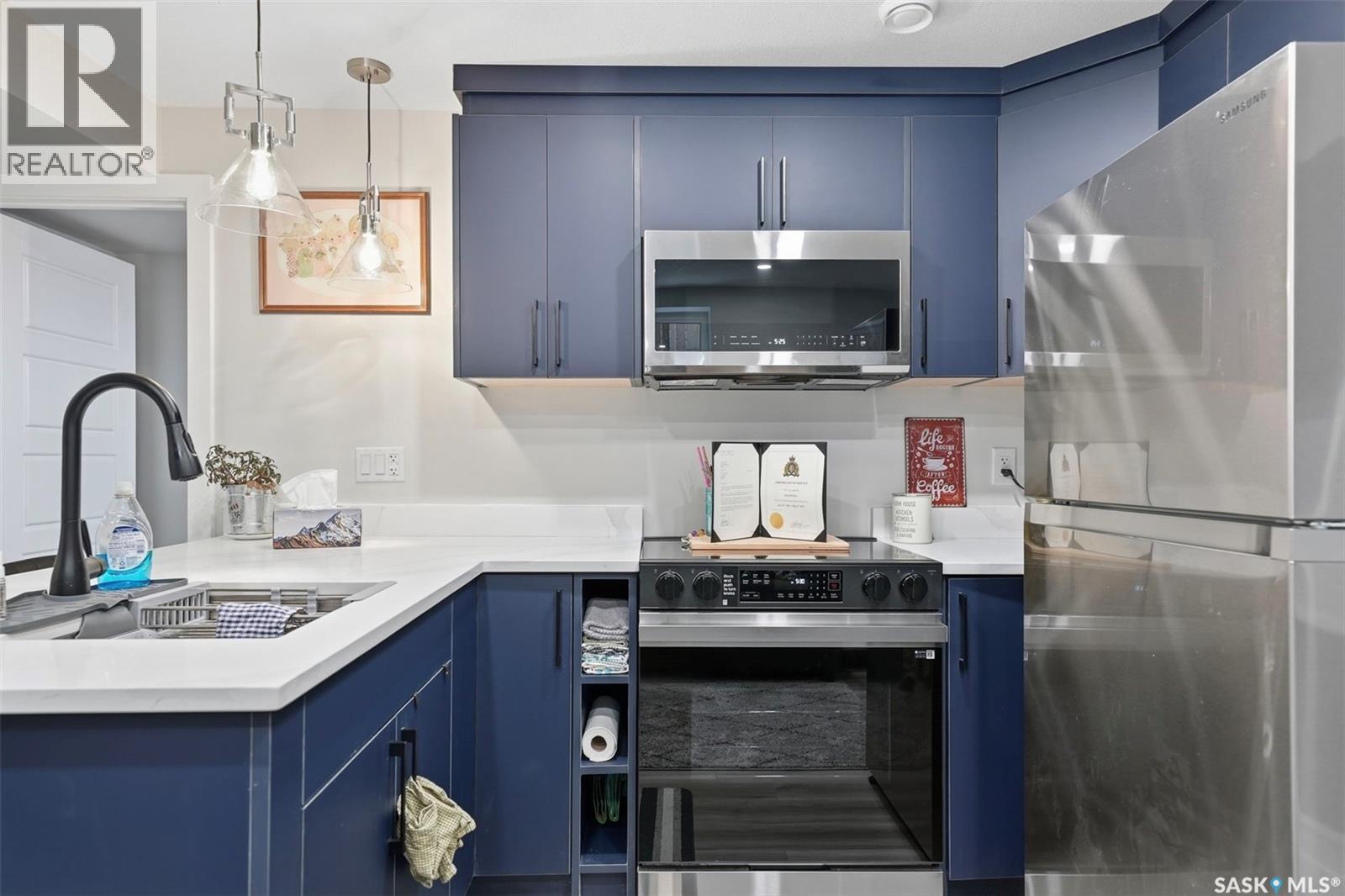 1019 Childers Court, Saskatoon, SK - Indoor Photo Showing Kitchen With Upgraded Kitchen