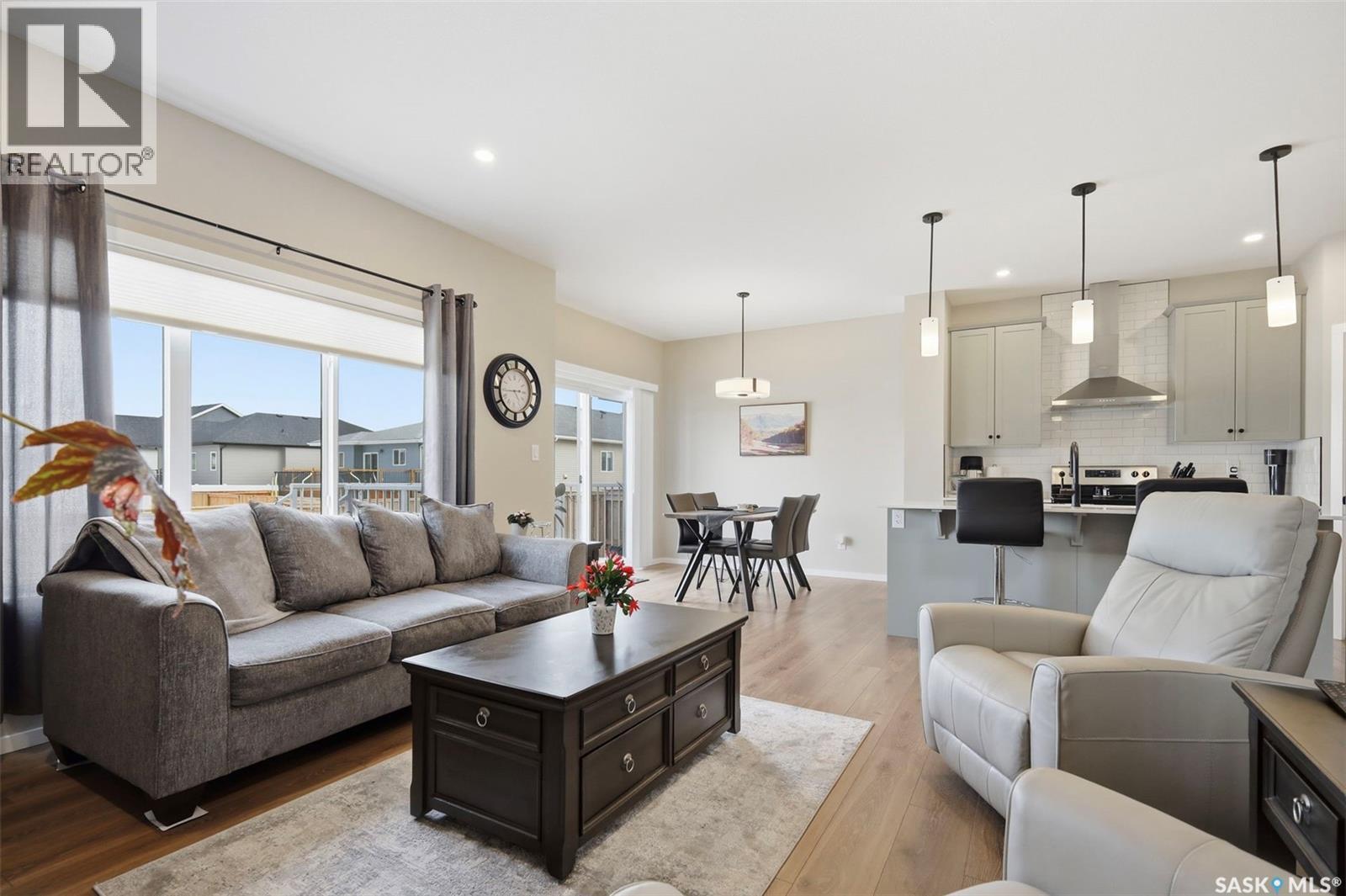 1019 Childers Court, Saskatoon, SK - Indoor Photo Showing Living Room