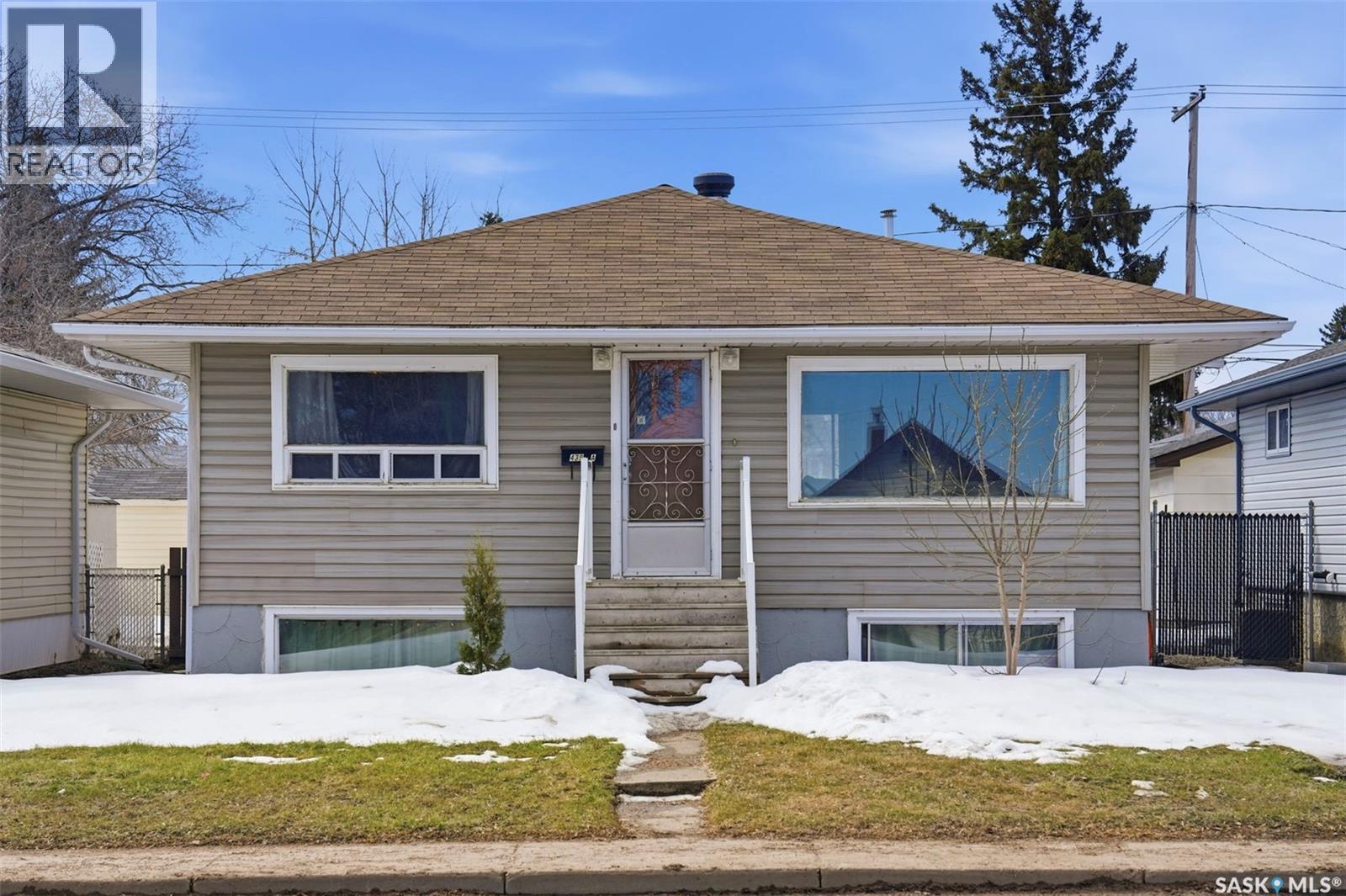 439 22Nd Street E, Prince Albert, SK - Outdoor